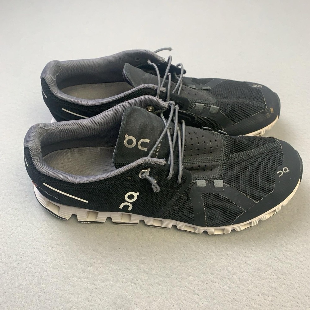 On Cloud Shoes Womens Size 9.5 Black Running Sneakers CloudTec Lightweight
